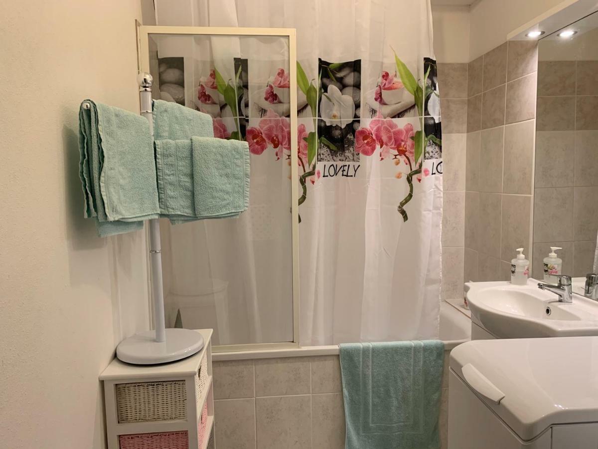 Studio Meuble Confortable Baccarat Εξωτερικό φωτογραφία